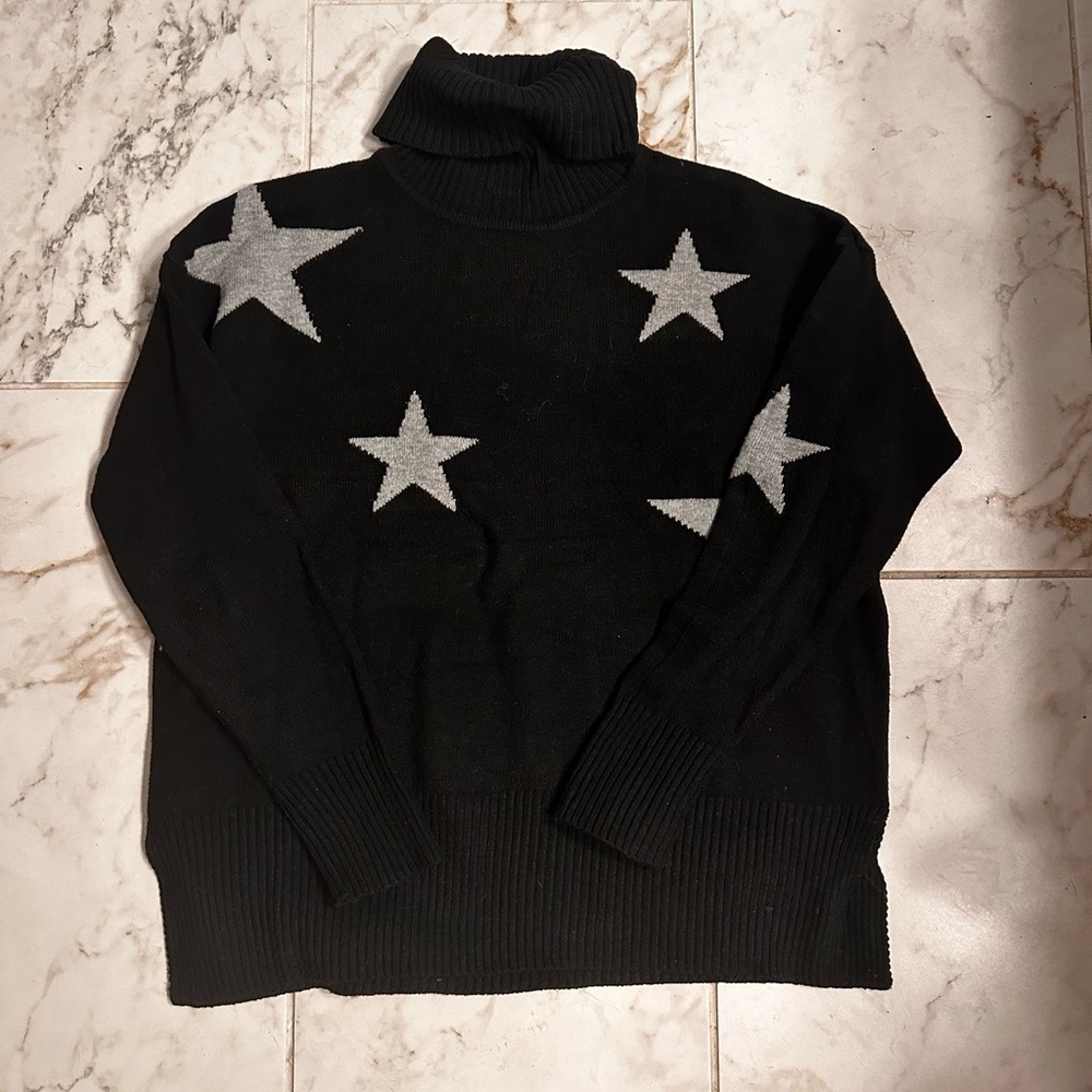 Sweet Romeo  NWT star galaxy black and grey turtleneck